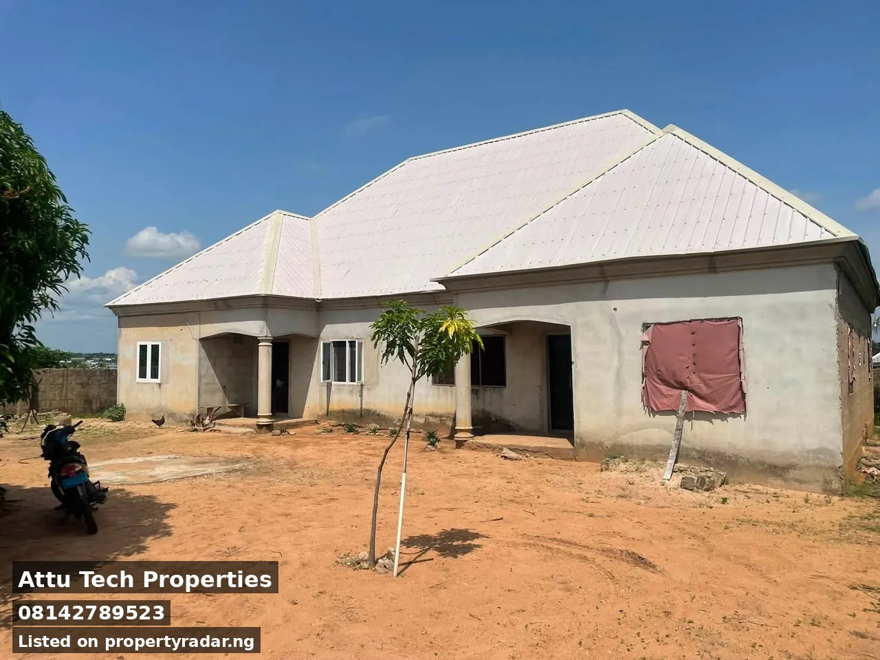 2 Bedroom Block Of Flats In High Level, George Akume Way Corridor For Sale in Benue