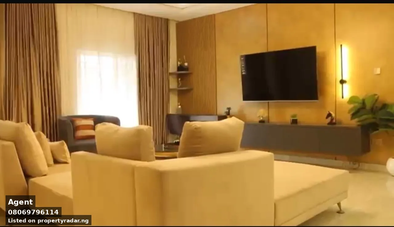 3 Bedroom Block Of Flats In Wuse For Rent in Abuja (FCT)