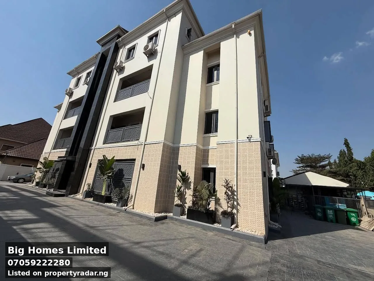 3 Bedroom Block Of Flats In Wuse For Sale in Abuja (FCT)