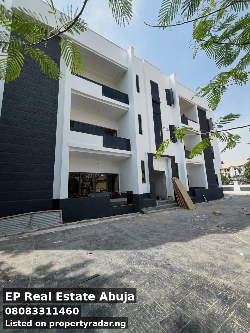 3 Bedroom Block Of Flats In Wuse For Sale in Abuja (FCT)