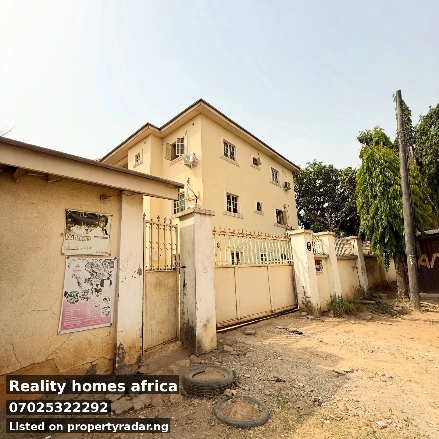 4 Bedroom Block Of Flats In Life Camp For Sale in Abuja (FCT)