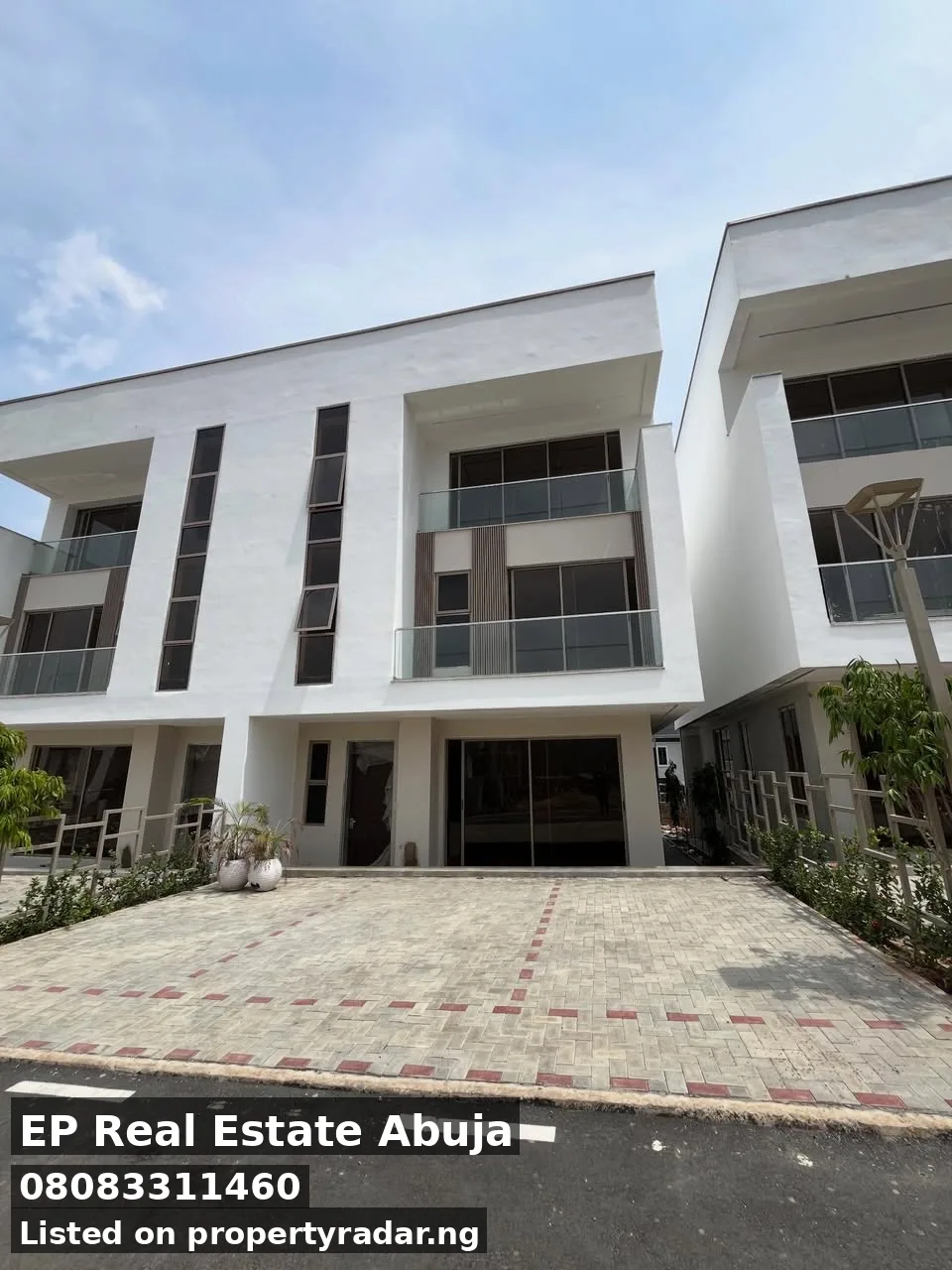 4 Bedroom Duplex In Guzape For Sale in Abuja (FCT)