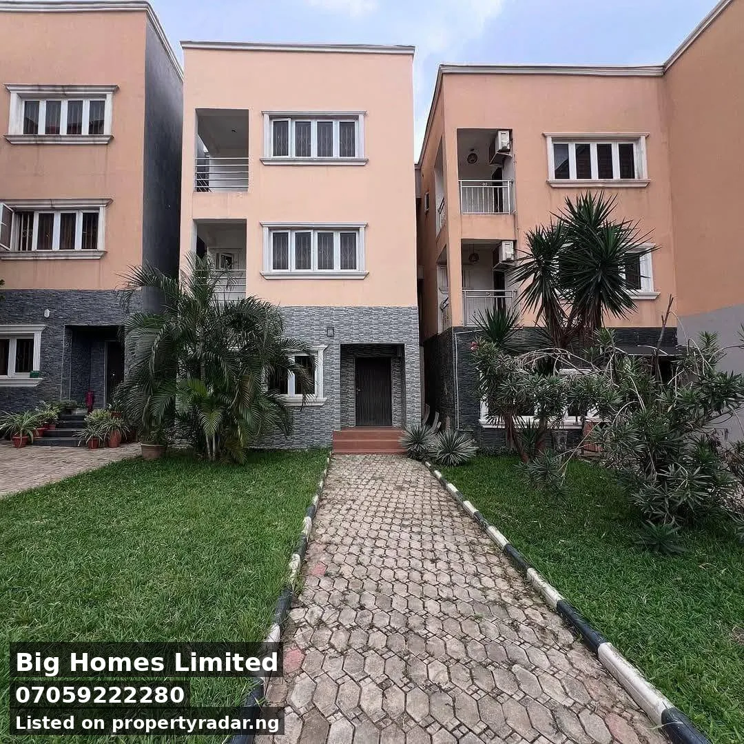 4 Bedroom Duplex In Life Camp For Sale in Abuja (FCT)