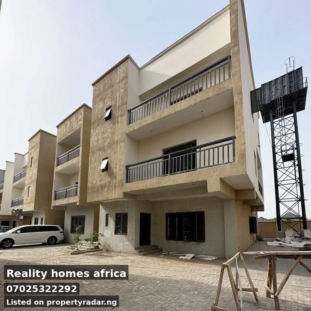 4 Bedroom Duplex In Life Camp For Sale in Abuja (FCT)