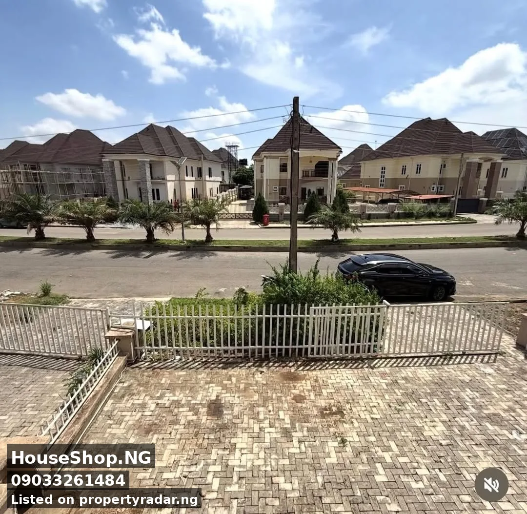 4 Bedroom Duplex In Lugbe District For Sale in Abuja (FCT)