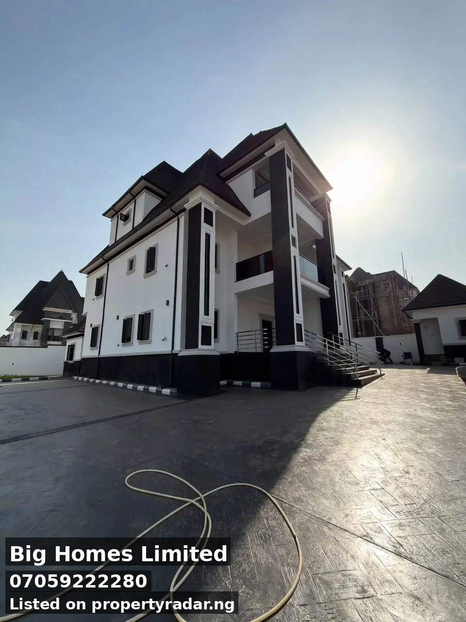 6 Bedroom Duplex In Apo District For Sale in Abuja (FCT)