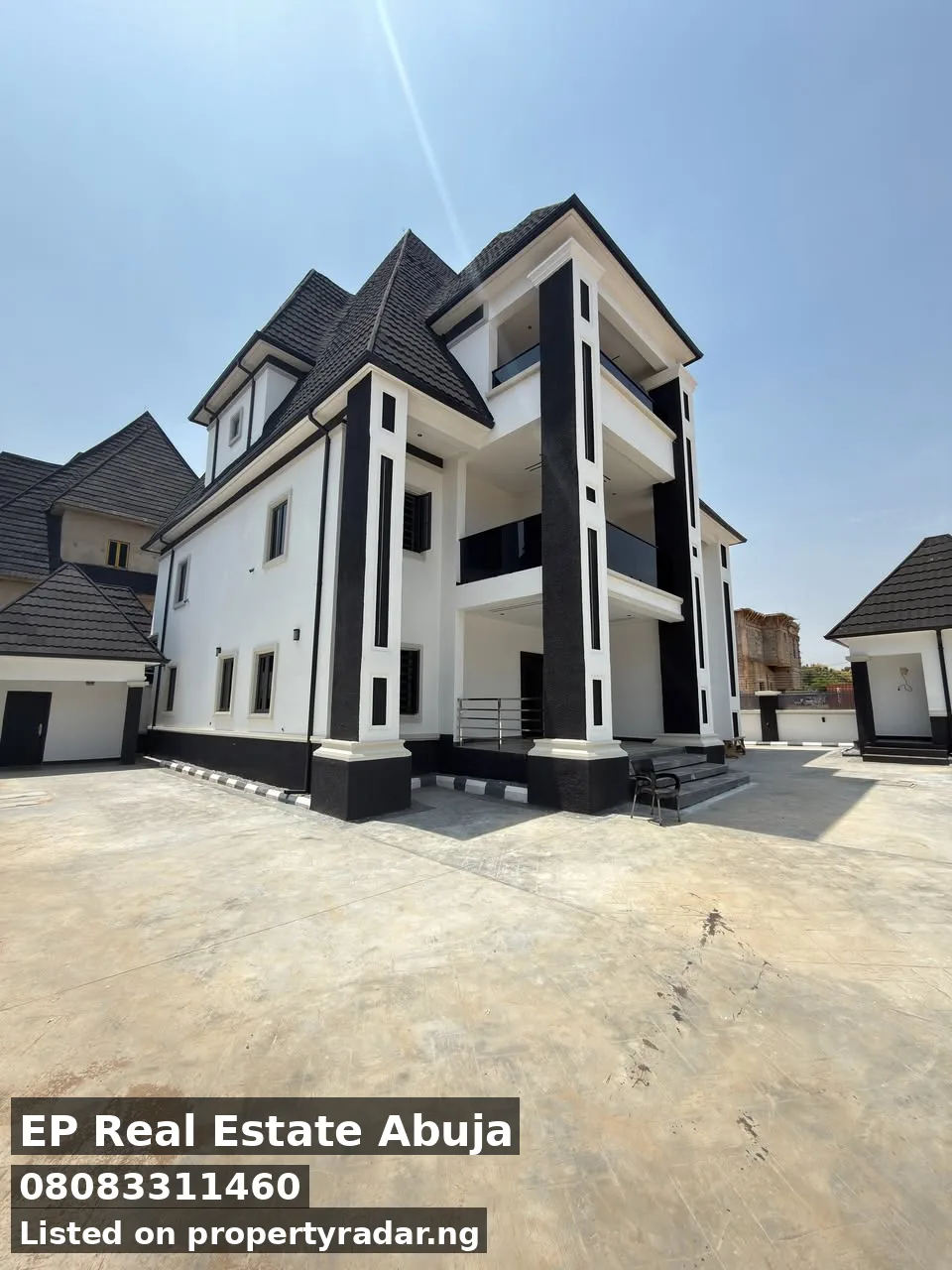 6 Bedroom Duplex In Apo District For Sale in Abuja (FCT)