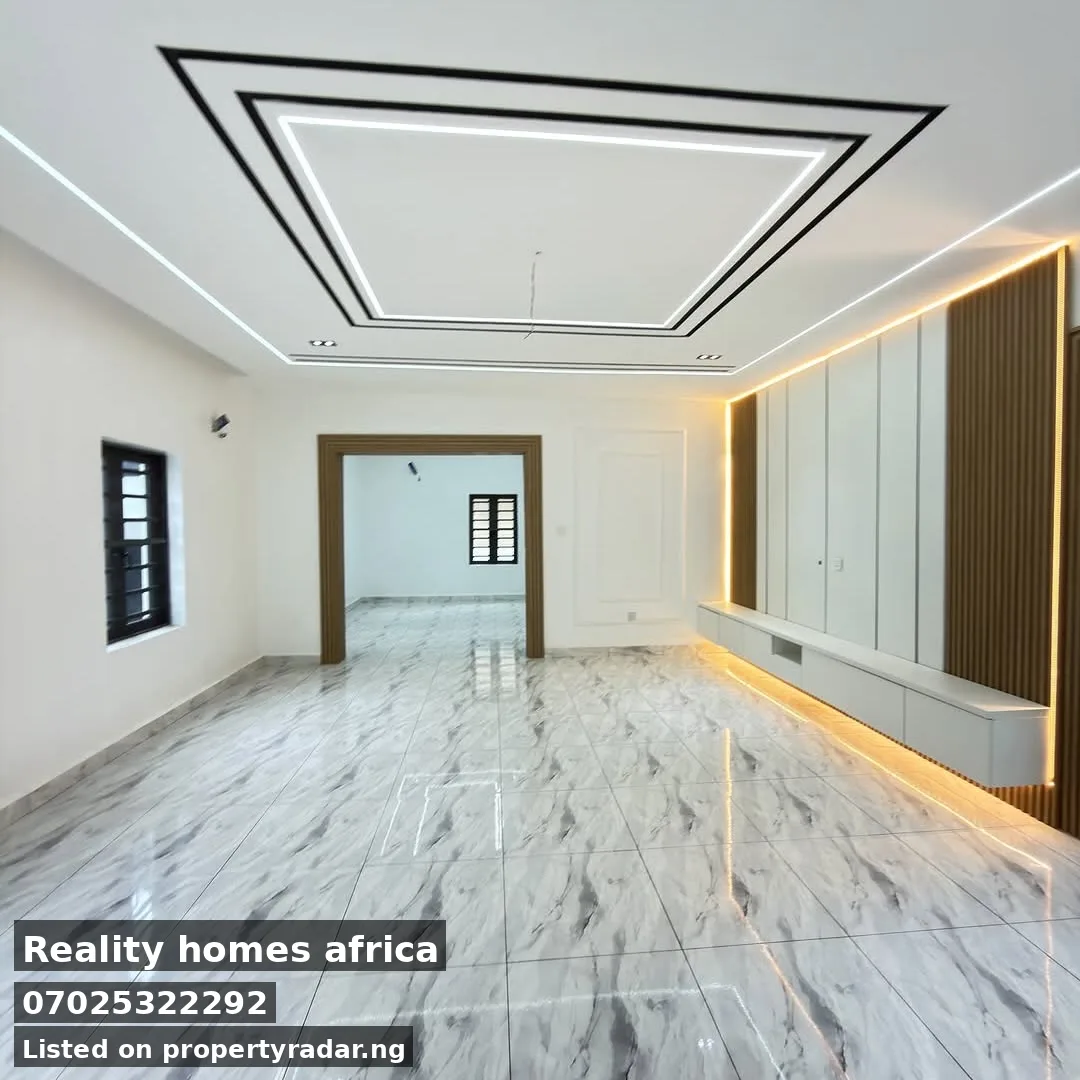 6 Bedroom Duplex In Apo District For Sale in Abuja (FCT)