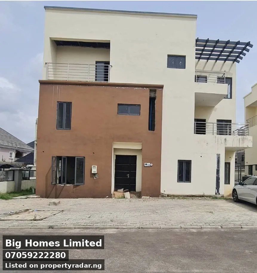 6 Bedroom Duplex In Apo For Sale in Abuja (FCT)