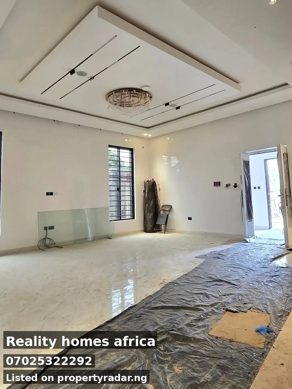 6 Bedroom Duplex In Apo For Sale in Abuja (FCT)