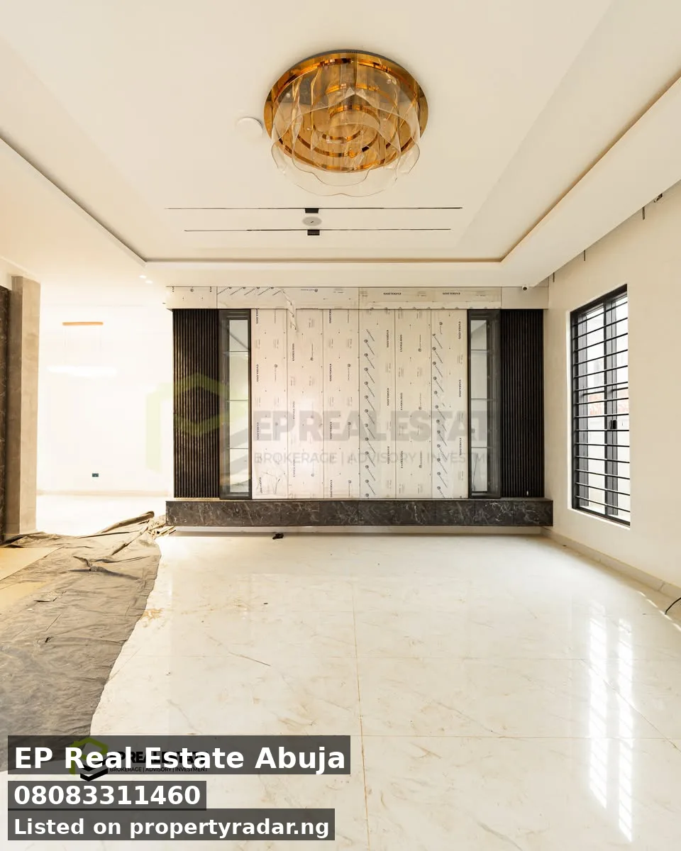 6 Bedroom Duplex In Apo For Sale in Abuja (FCT)