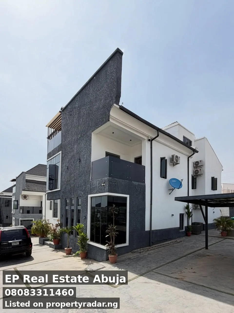 6 Bedroom Duplex In Guzape For Sale in Abuja (FCT)