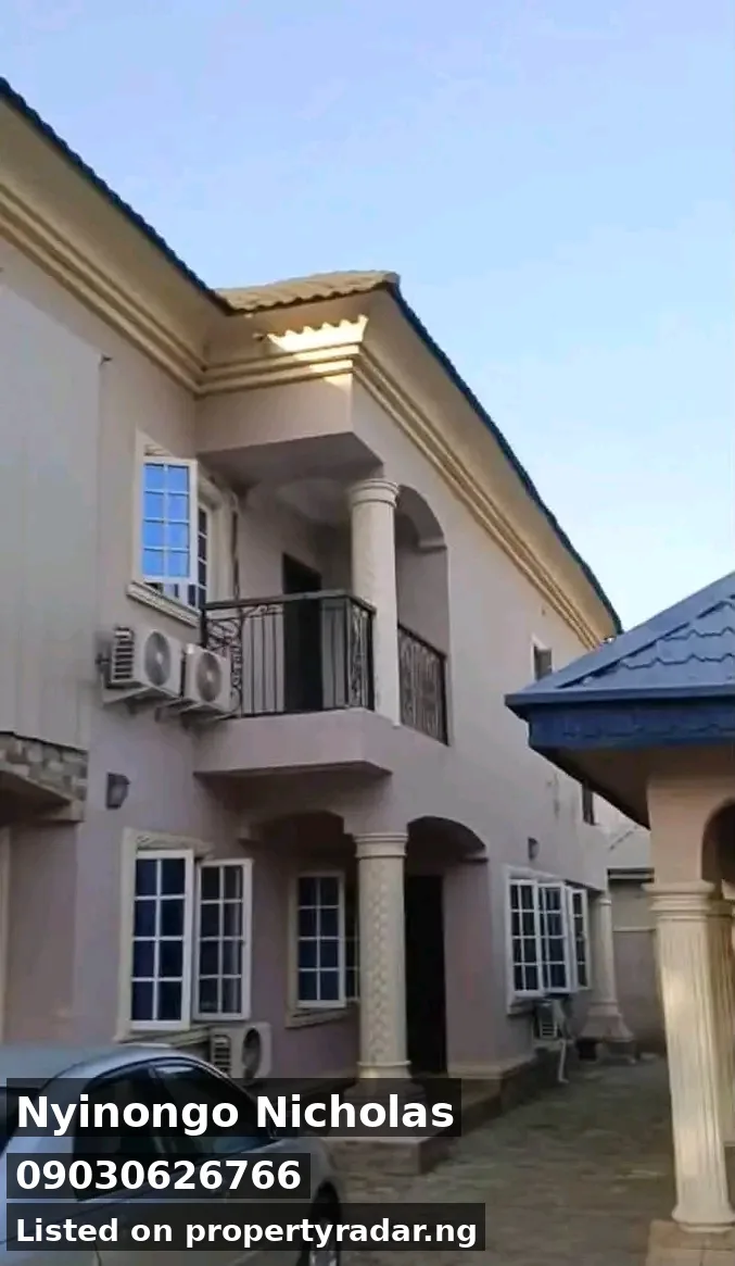 6 Bedroom Duplex In High Level, George Akume Way Corridor For Sale in Benue