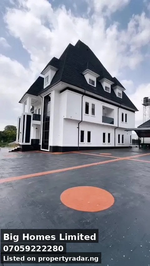 7 Bedroom Mansion In Gwari For Sale in Abuja (FCT)