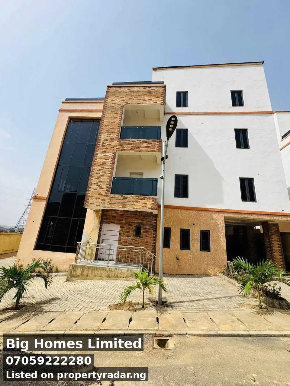 8 Bedroom Duplex In Katampe For Sale in Abuja (FCT)