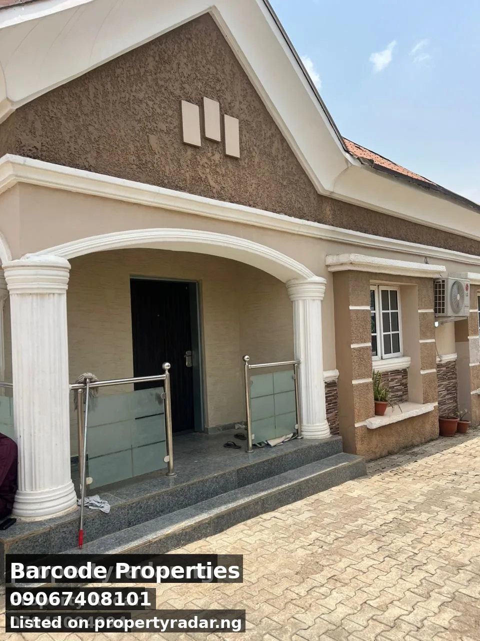 5 Bedroom Bungalow in Life Camp for Sale - Photo 5