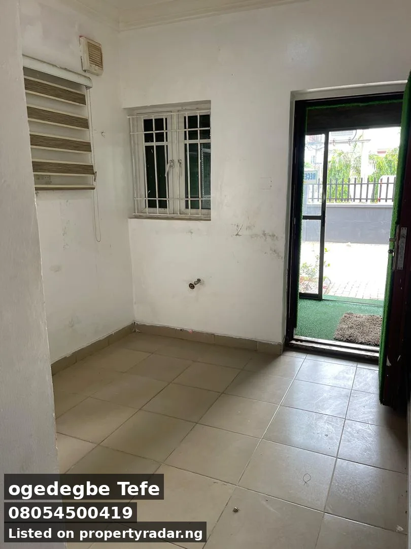 Commercial Property In Gwari For Rent in Abuja (FCT)