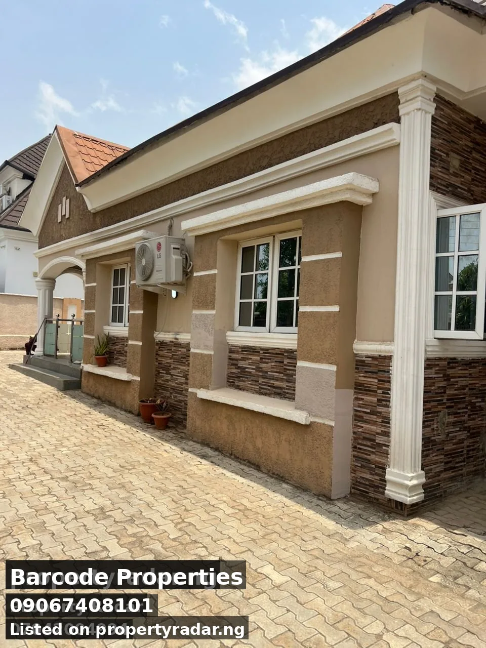 5 Bedroom Bungalow In Life Camp For Sale in Abuja (FCT)