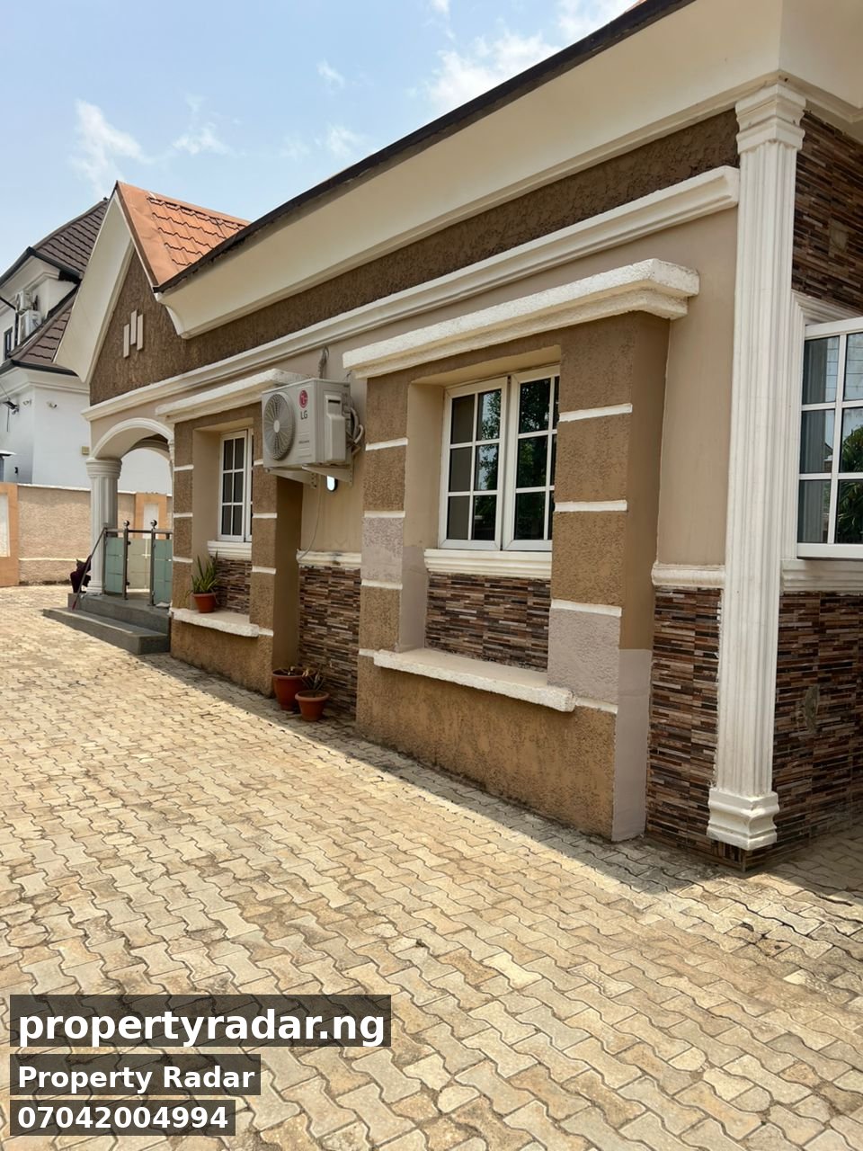 5 Bedroom Bungalow in Life Camp for Sale - Photo 3