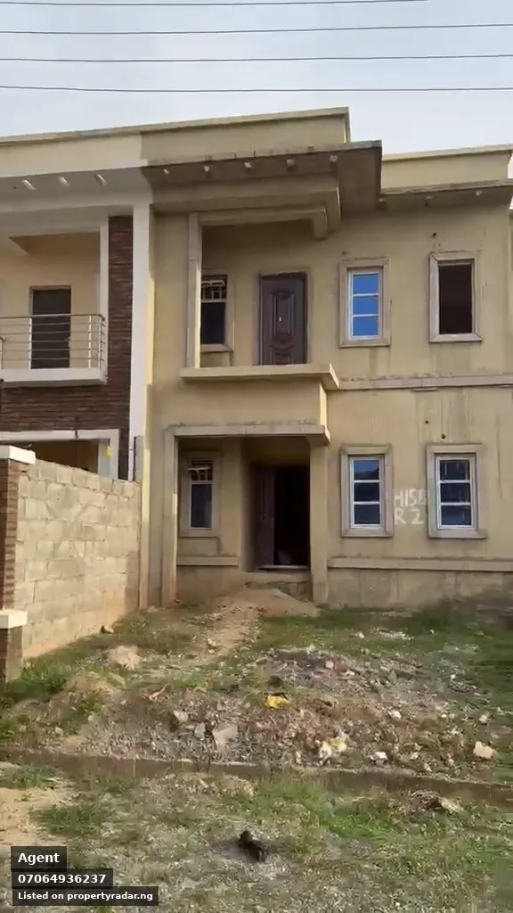 3 Bedroom Duplex In Apo For Sale in Abuja (FCT)