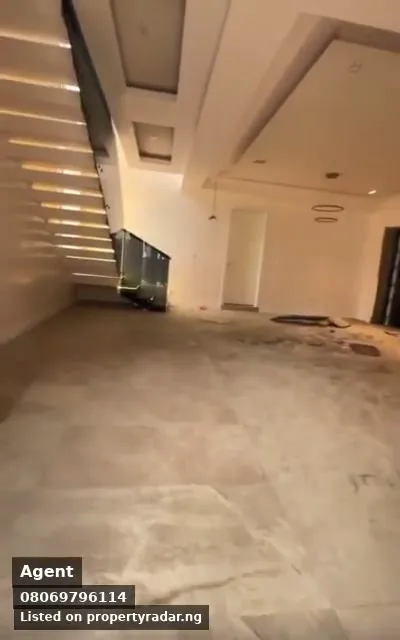 5 Bedroom Duplex In Guzape For Sale in Abuja (FCT)