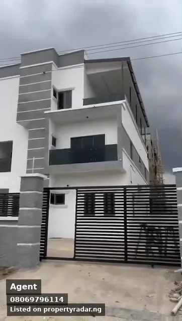 5 Bedroom Duplex In Life Camp For Sale in Abuja (FCT)