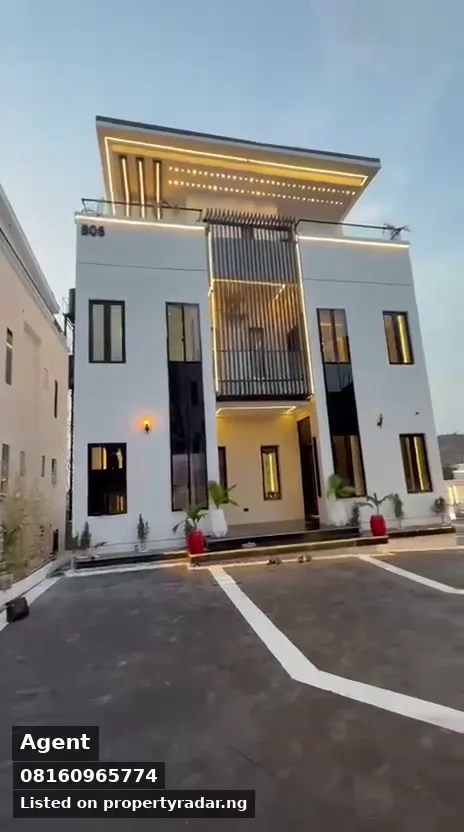 5 Bedroom Mansion In Guzape For Sale in Abuja (FCT)