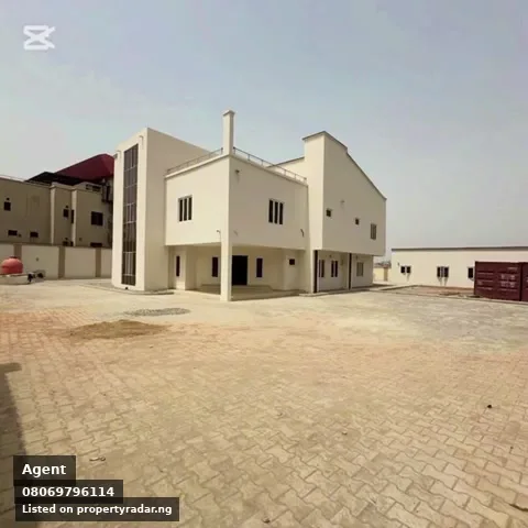 6 Bedroom Duplex In Wuse For Sale in Abuja (FCT)
