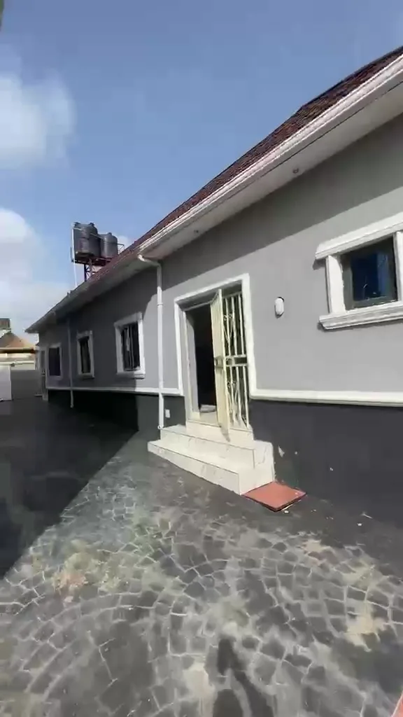 1 Bedroom Self Contain In Life Camp For Rent in Abuja (FCT)