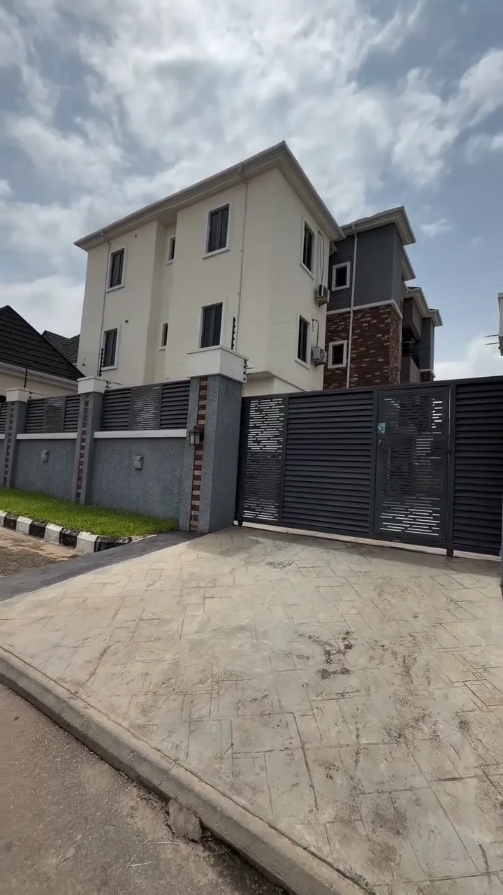 2 Bedroom Block Of Flats In Kubwa For Sale in Abuja (FCT)