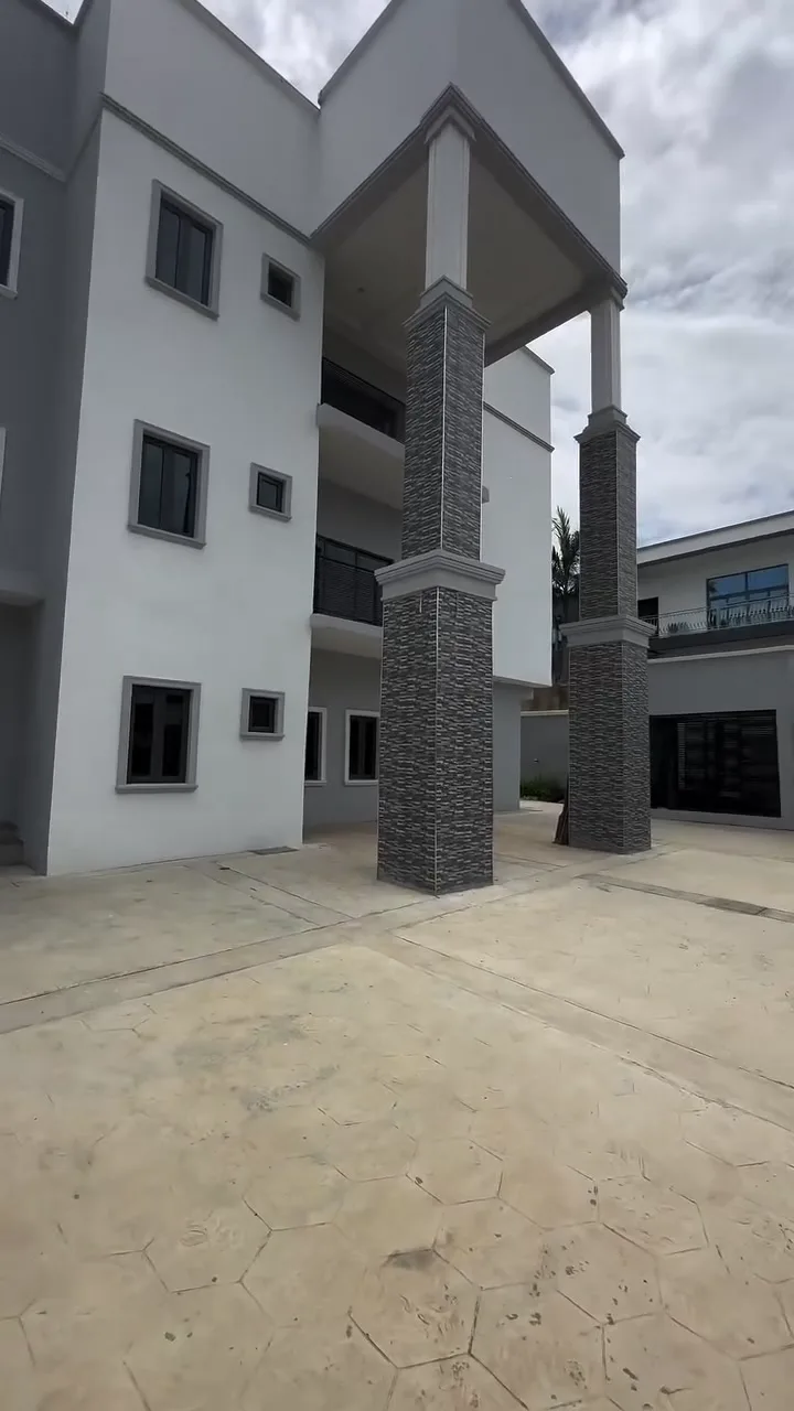 3 Bedroom Block Of Flats In Guzape For Sale in Abuja (FCT)