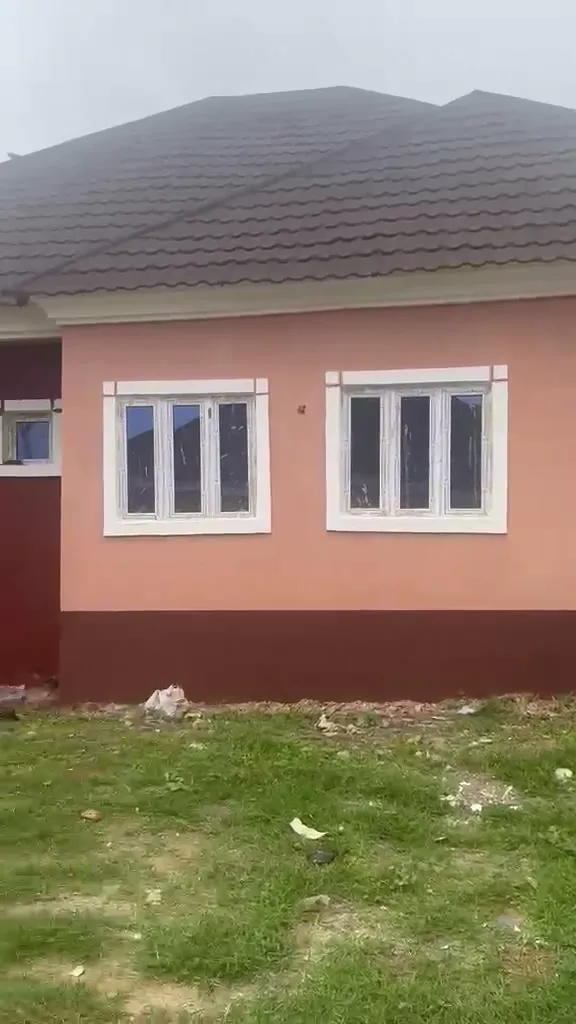 3 Bedroom Bungalow In Apo For Sale in Abuja (FCT)