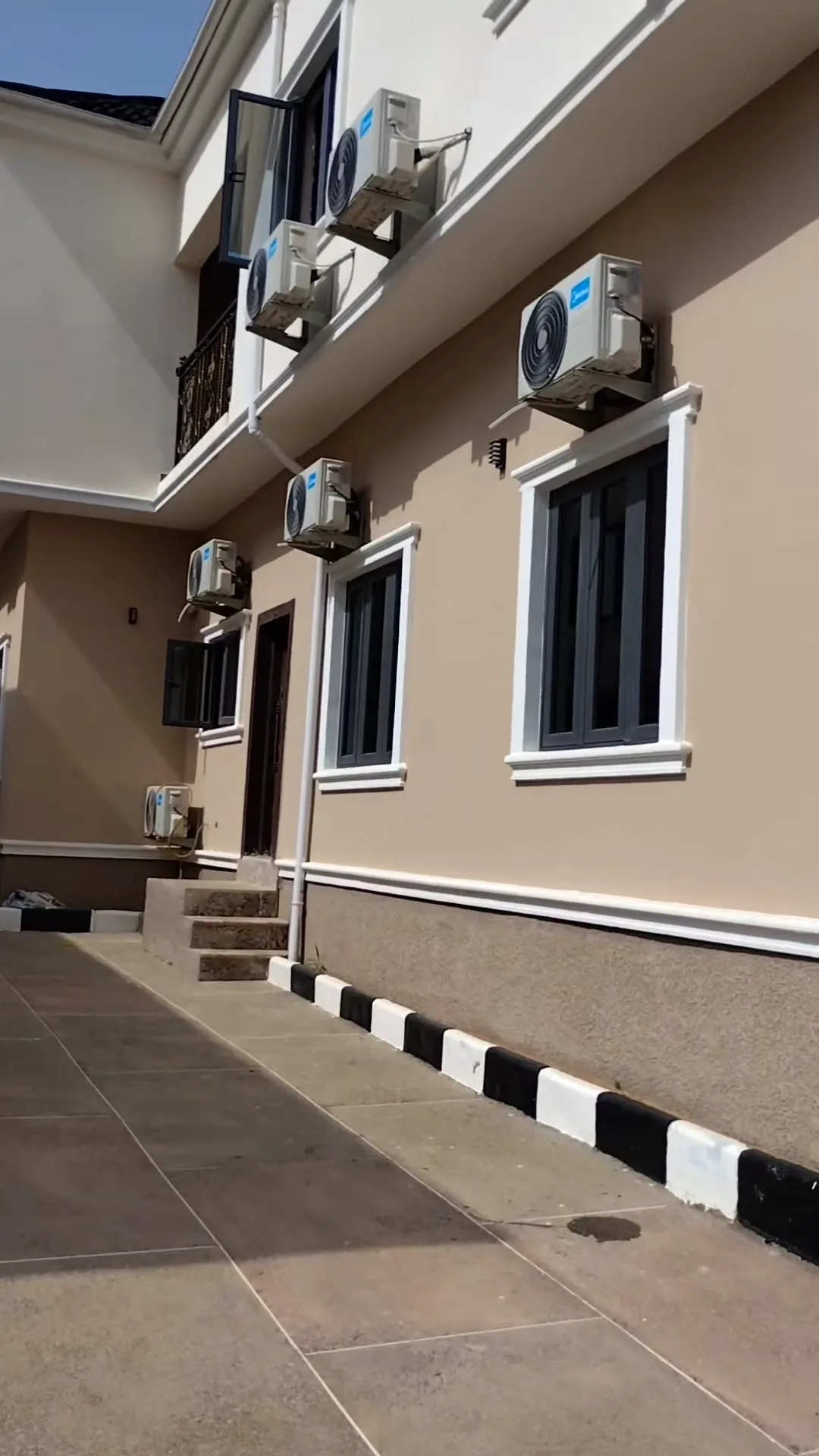 3 Bedroom House In Lugbe For Sale in Abuja (FCT)