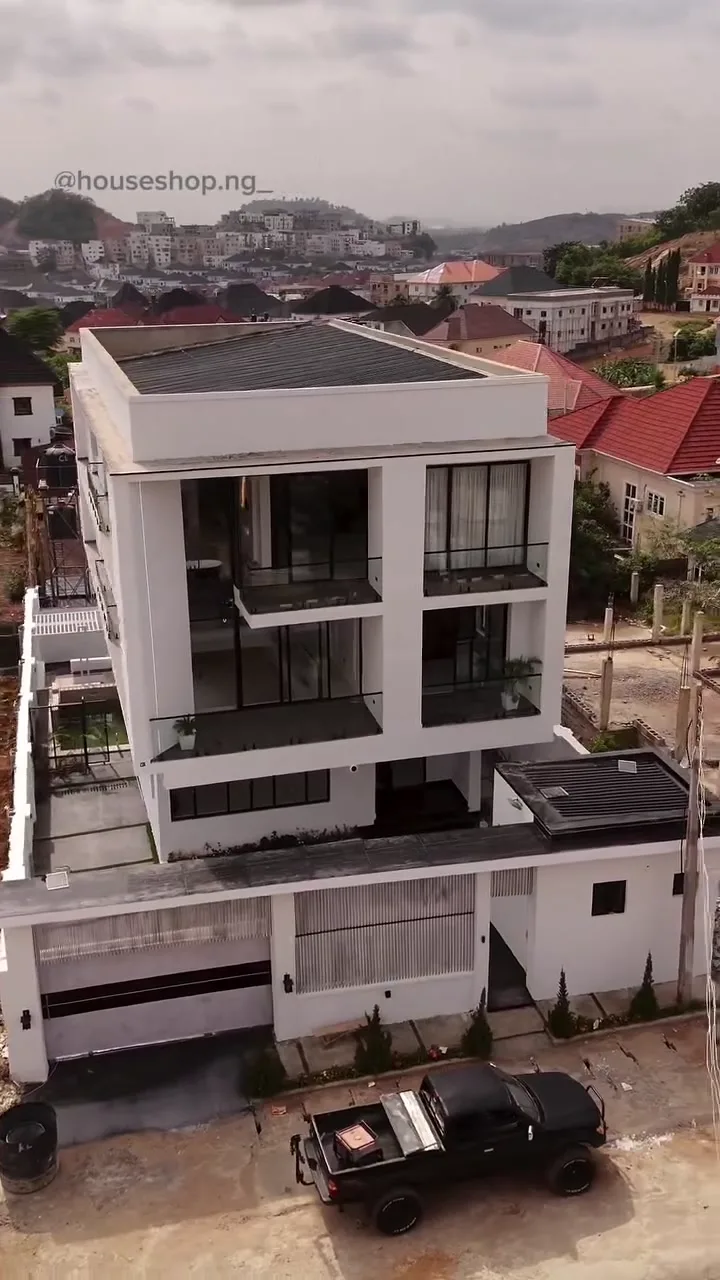 5 Bedroom Duplex In Apo For Sale in Abuja (FCT)