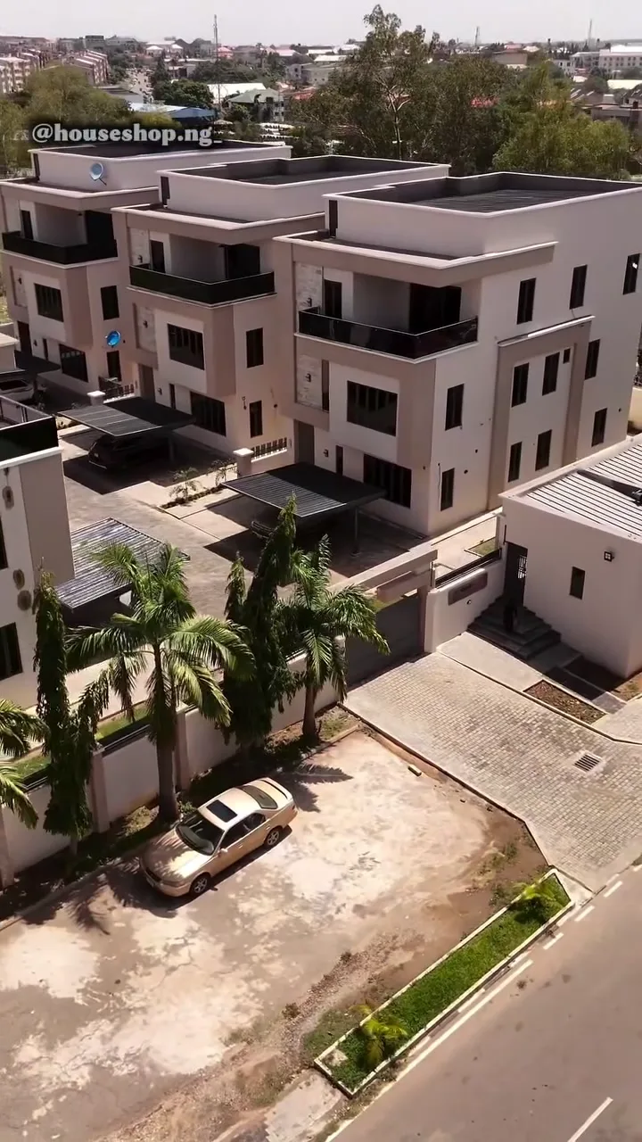 5 Bedroom Duplex In Wuse For Sale in Abuja (FCT)