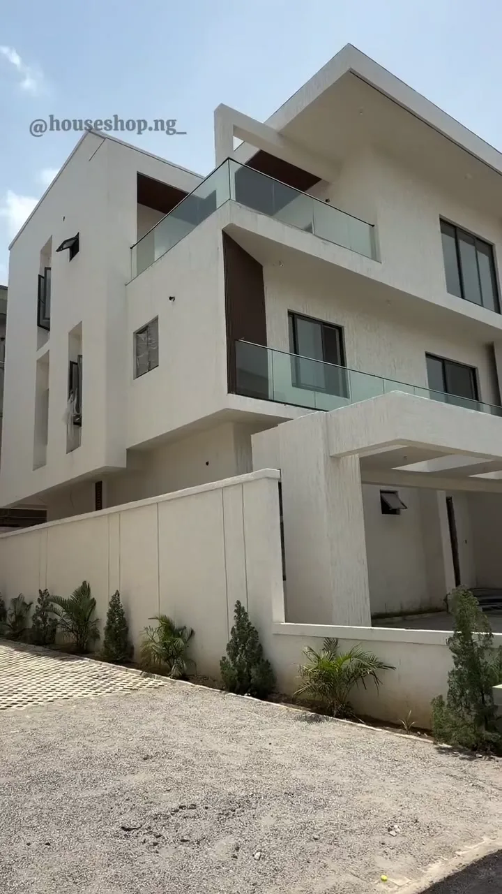 6 Bedroom Duplex In Katampe For Sale in Abuja (FCT)