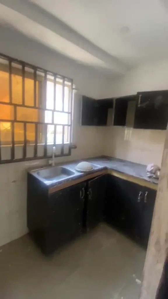 Self Contain In Apo For Rent in Abuja (FCT)